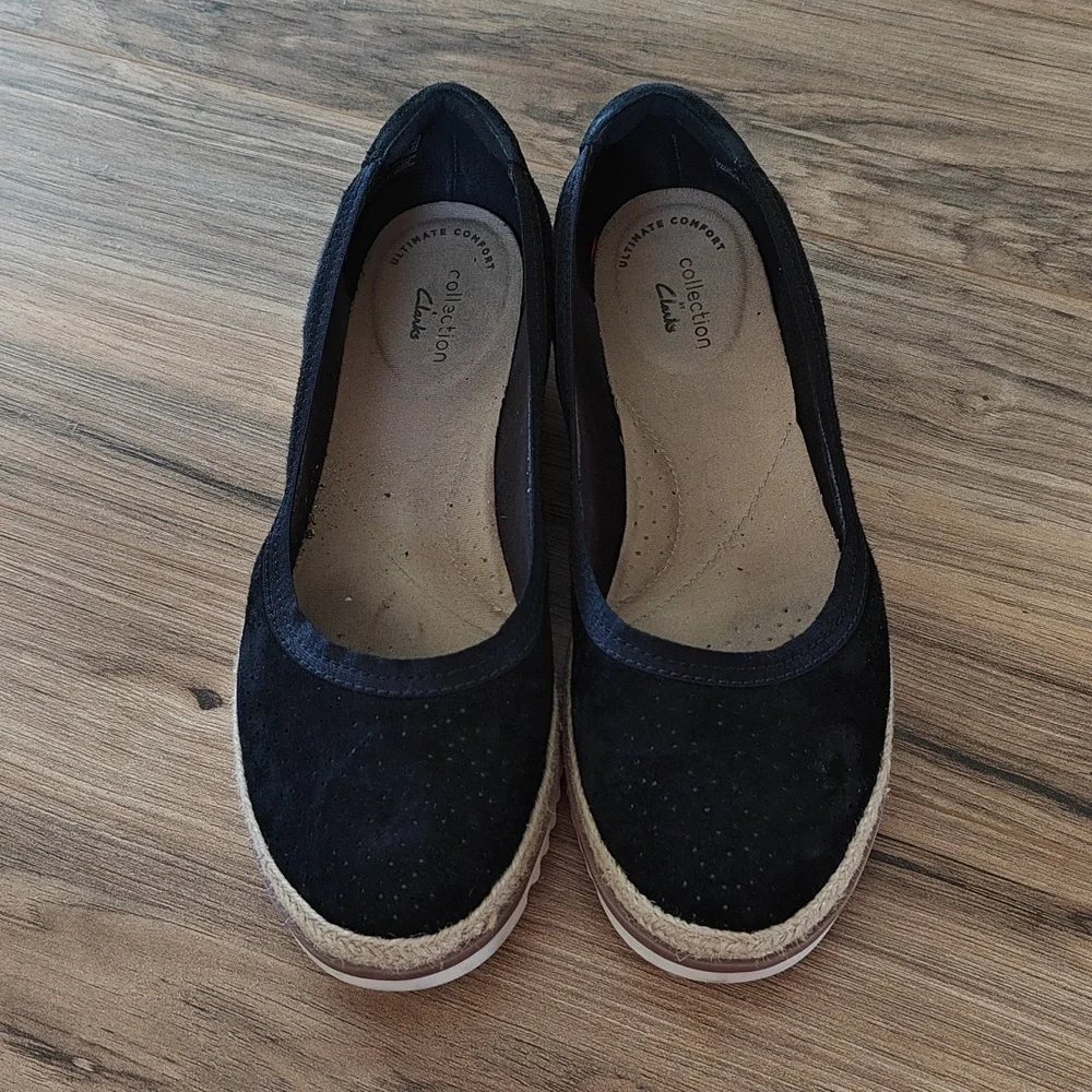 Like new Clark's suede espadrille flats